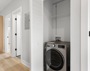 1655 W Jonquil Terrace - Photo Thumbnail 7