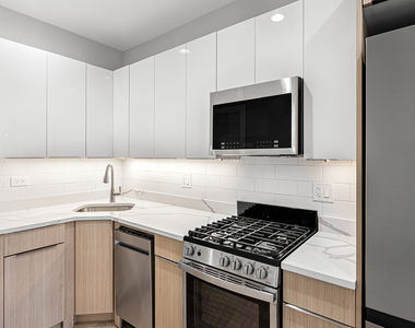1655 W Jonquil Terrace - Photo Thumbnail 3