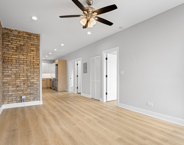 1655 W Jonquil Terrace - Photo Thumbnail 4
