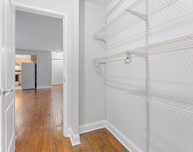 6001 N Kenmore Avenue - Photo Thumbnail 6