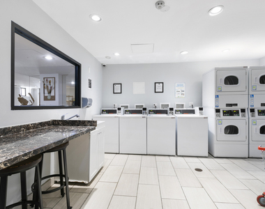 6001 N Kenmore Avenue - Photo Thumbnail 11