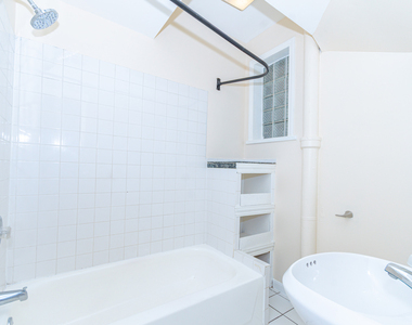 1618 N Rockwell Street - Photo Thumbnail 12