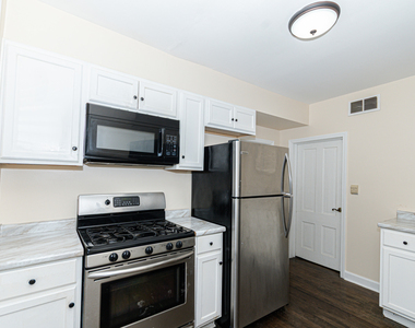 1618 N Rockwell Street - Photo Thumbnail 11