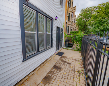 1618 N Rockwell Street - Photo Thumbnail 1