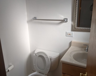 822 Skokie Boulevard - Photo Thumbnail 10