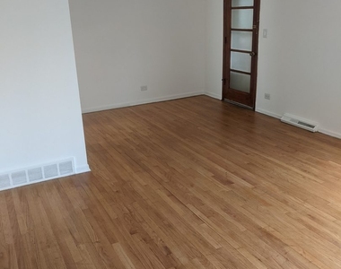822 Skokie Boulevard - Photo Thumbnail 2