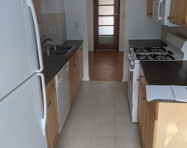 822 Skokie Boulevard - Photo Thumbnail 5