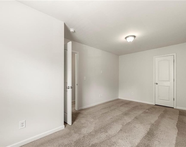 2383 Hackamore Drive - Photo Thumbnail 15