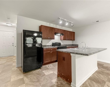2383 Hackamore Drive - Photo Thumbnail 2