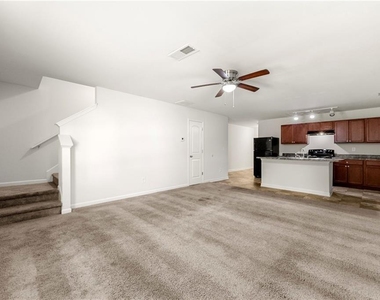 2383 Hackamore Drive - Photo Thumbnail 8