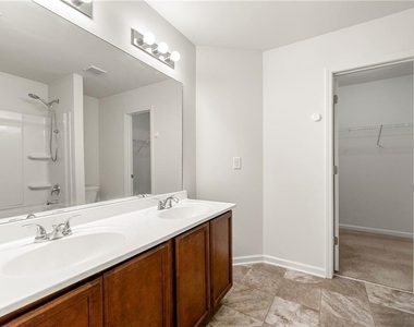 2383 Hackamore Drive - Photo Thumbnail 11