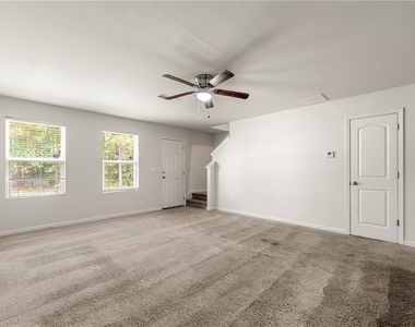 2383 Hackamore Drive - Photo Thumbnail 7