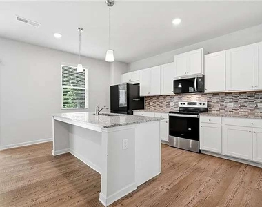 384 Summerwood Lane - Photo Thumbnail 8