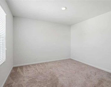 384 Summerwood Lane - Photo Thumbnail 18