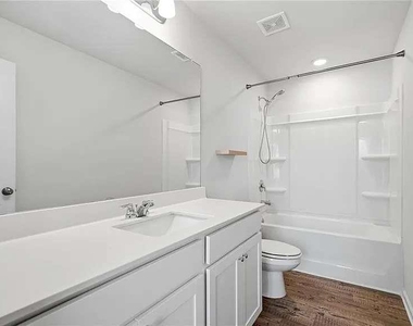 384 Summerwood Lane - Photo Thumbnail 16