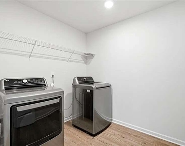 384 Summerwood Lane - Photo Thumbnail 22