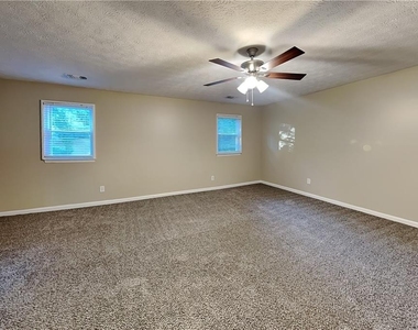 350 Ivy Mill Court - Photo Thumbnail 10