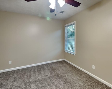 350 Ivy Mill Court - Photo Thumbnail 13