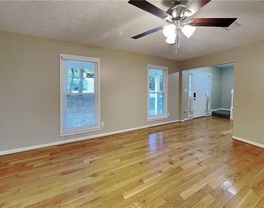 350 Ivy Mill Court - Photo Thumbnail 4