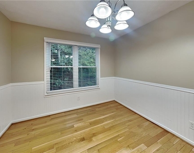 350 Ivy Mill Court - Photo Thumbnail 8