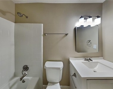 350 Ivy Mill Court - Photo Thumbnail 11