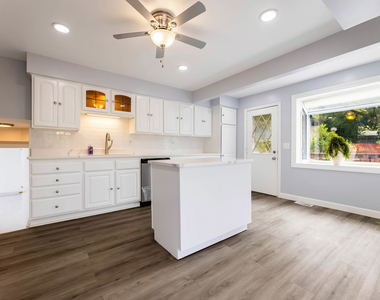 409 Hillcrest Lane - Photo Thumbnail 8