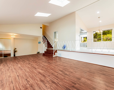 409 Hillcrest Lane - Photo Thumbnail 3