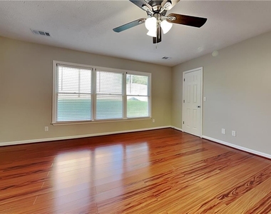 677 Longbow Court - Photo Thumbnail 8