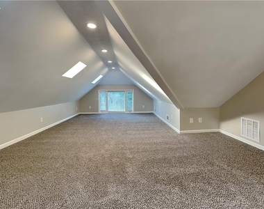677 Longbow Court - Photo Thumbnail 11