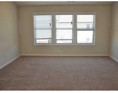 2545 Thackery Court - Photo Thumbnail 11