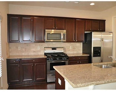 2545 Thackery Court - Photo Thumbnail 2