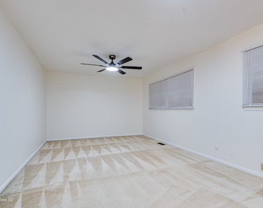 308 Pacific Drive - Photo Thumbnail 9