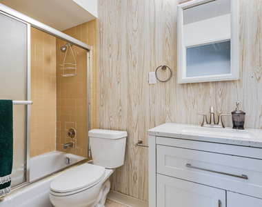 308 Pacific Drive - Photo Thumbnail 15