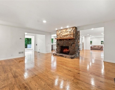 12 Providence Way - Photo Thumbnail 4