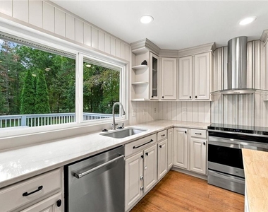 12 Providence Way - Photo Thumbnail 23