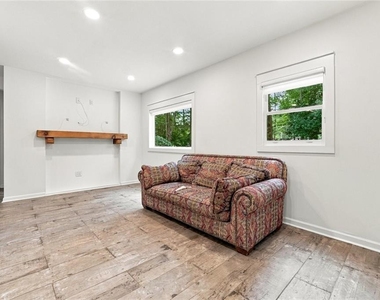 12 Providence Way - Photo Thumbnail 16