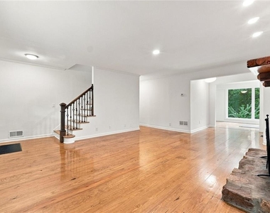 12 Providence Way - Photo Thumbnail 5