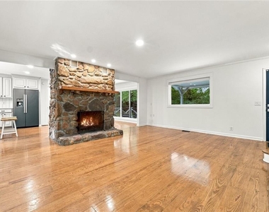 12 Providence Way - Photo Thumbnail 7
