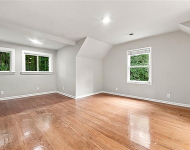 12 Providence Way - Photo Thumbnail 32