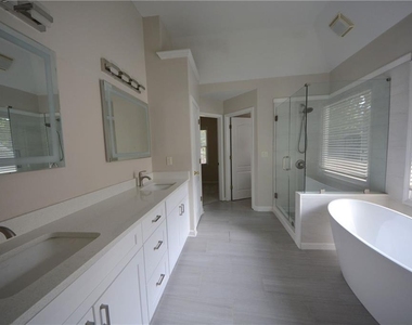 3748 Hickory Manor Drive - Photo Thumbnail 26