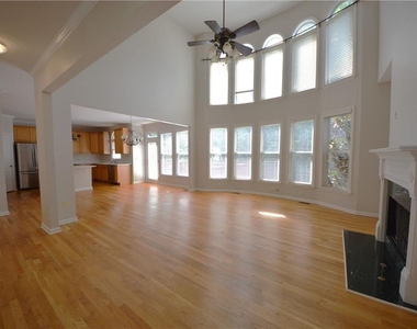 3748 Hickory Manor Drive - Photo Thumbnail 10