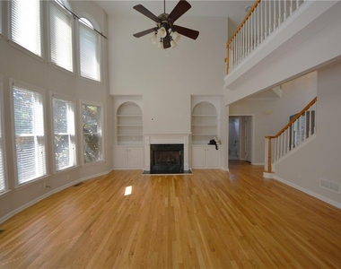 3748 Hickory Manor Drive - Photo Thumbnail 12
