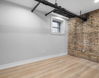 6931 N Lakewood Avenue - Photo Thumbnail 6