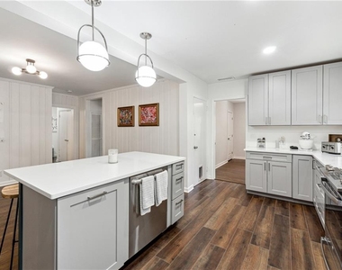 1201 Poplar Grove Drive Ne - Photo Thumbnail 9