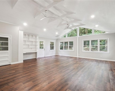 1201 Poplar Grove Drive Ne - Photo Thumbnail 13