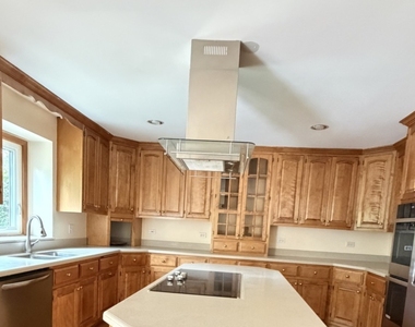 1660 Whistler Court - Photo Thumbnail 25
