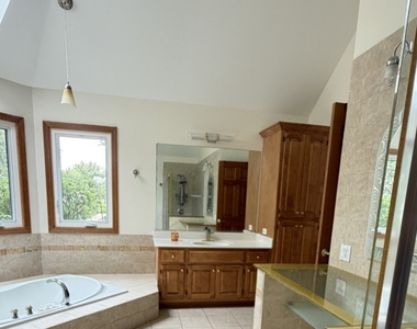 1660 Whistler Court - Photo Thumbnail 29