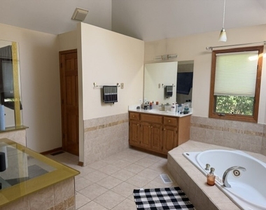 1660 Whistler Court - Photo Thumbnail 13