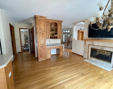 1660 Whistler Court - Photo Thumbnail 2