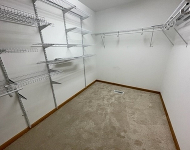 1660 Whistler Court - Photo Thumbnail 43